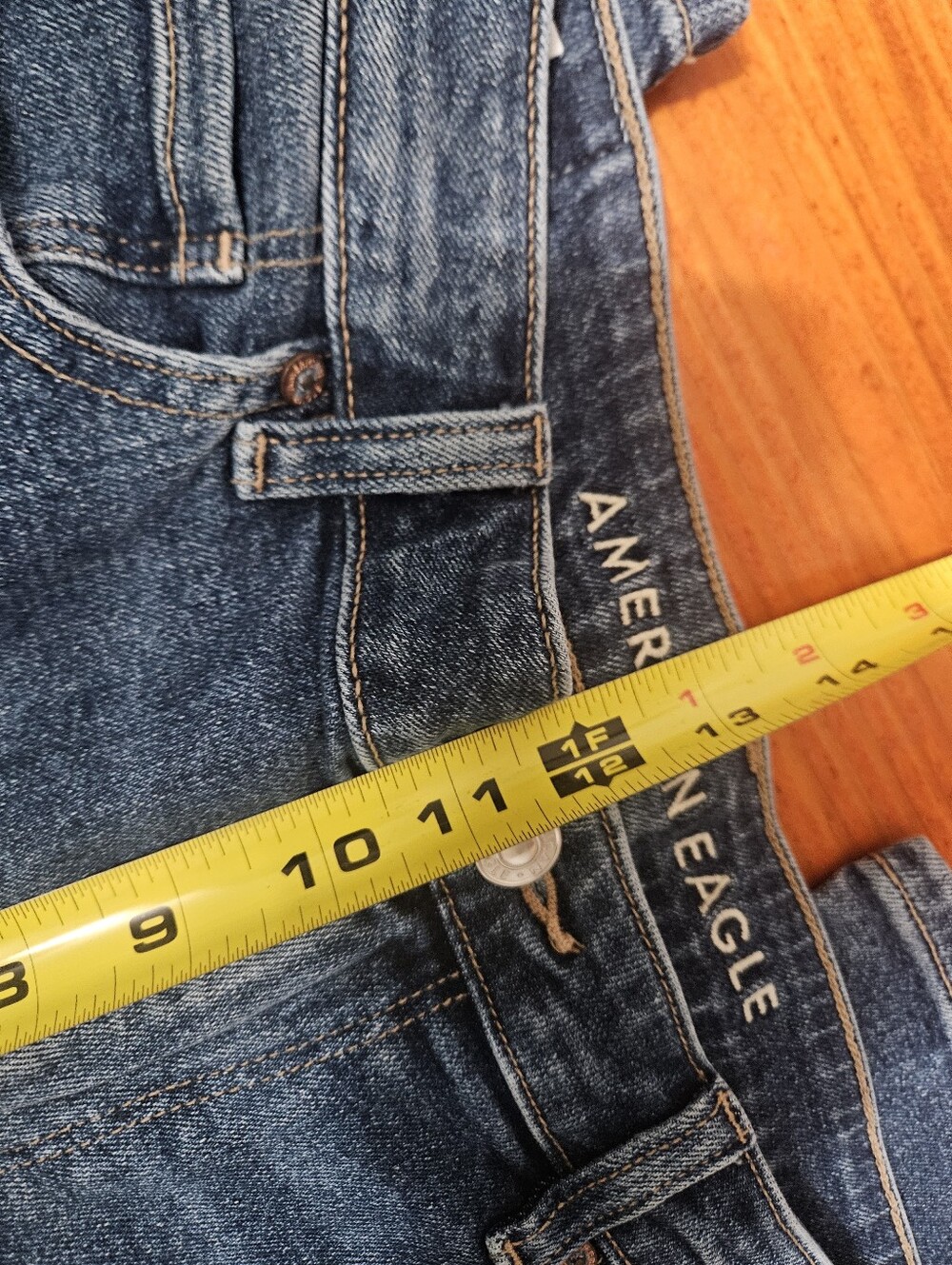 American Eagle Stretch Medium Wash Straight Leg High Rise Jeans Size 10! - Picture 5 of 7